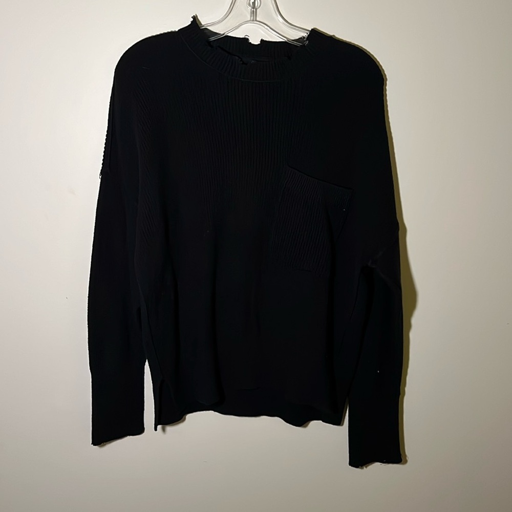 Pistola “destroyed” sweater. Came with the cuts in neck.